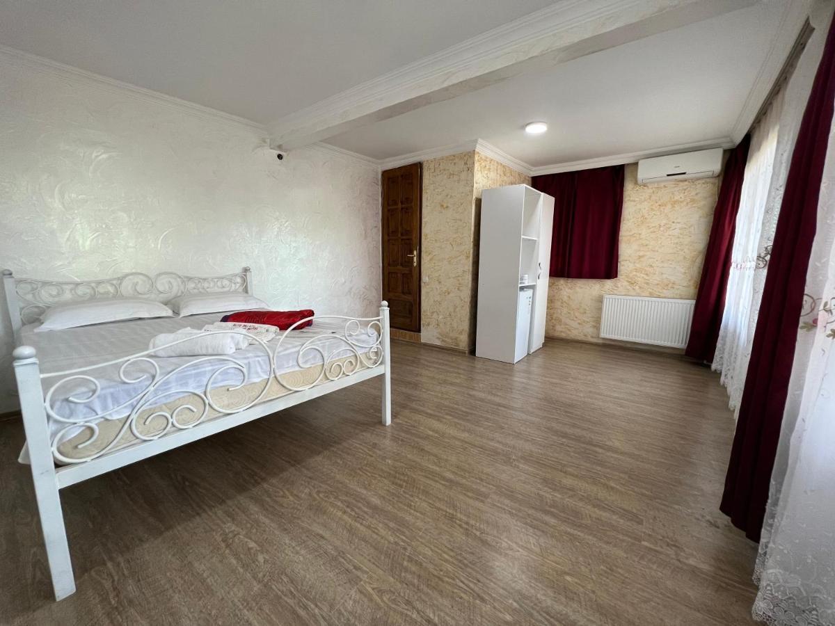 Elite Palace Plus Hotel Батуми Екстериор снимка