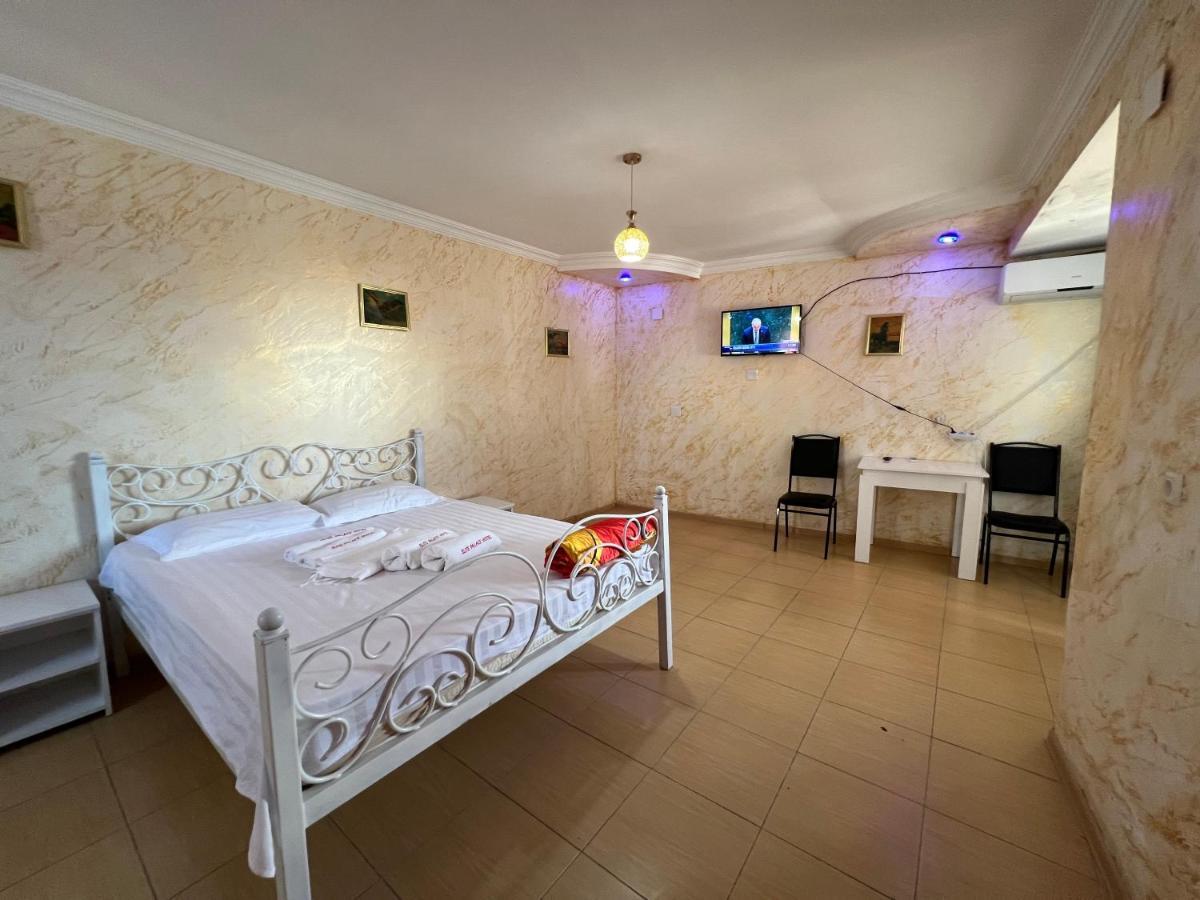 Elite Palace Plus Hotel Батуми Екстериор снимка