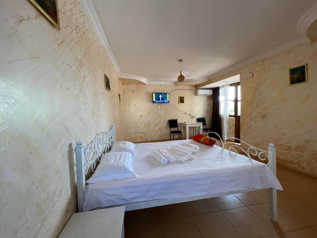 Elite Palace Plus Hotel Батуми Екстериор снимка